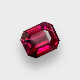 9.62 Cts AAA Grade Master Cut Natural Bright Pinkish Red Rhodolite Garnet