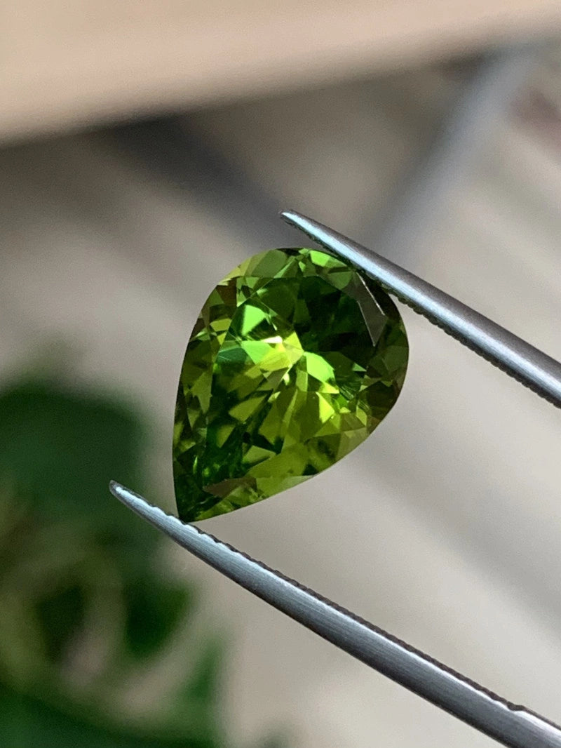 5.45 Cts AAA Grade Olive Green Custom Cut Natural Peridot Pakistan