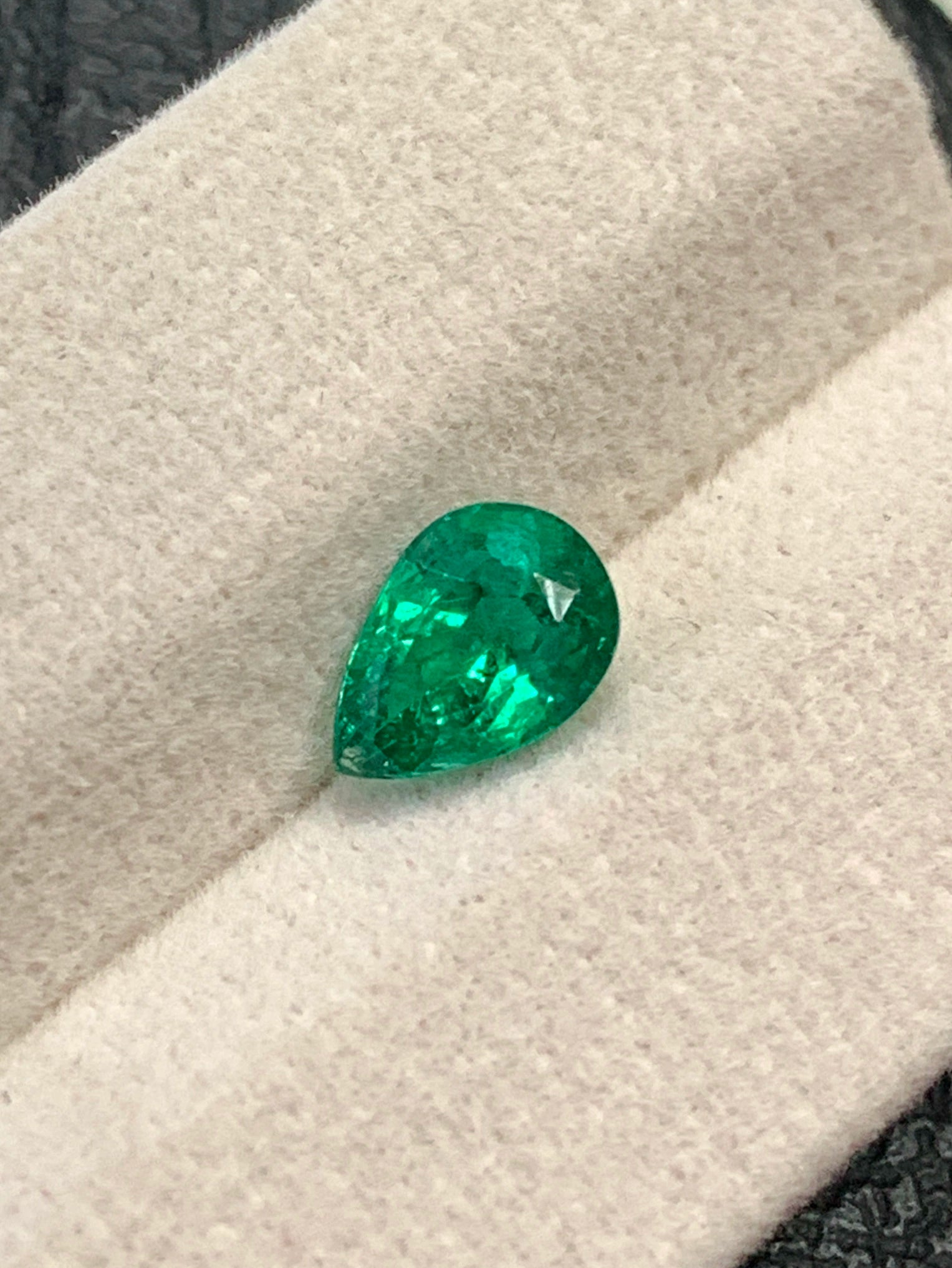 1.70 Cts Certified Good Quality Natural Vivid Green Emerald Zambia