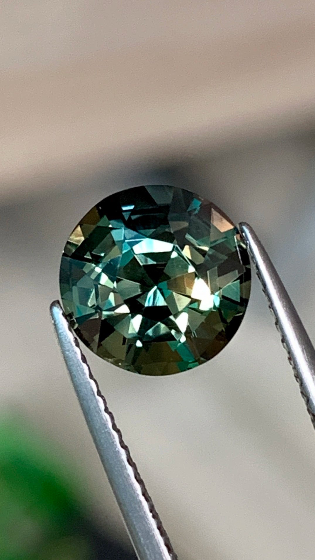 3.58 Cts GIA Unheated AAA Grade Blue-Greenish Yellow Parti Sapphire Round